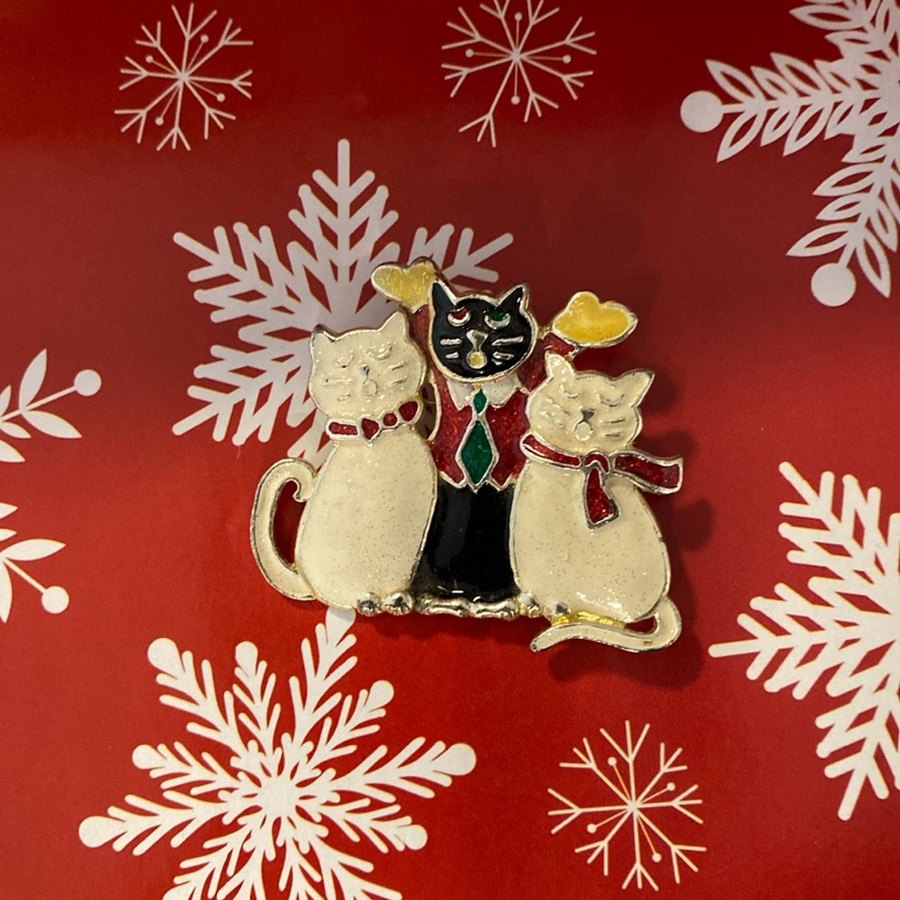 Shimmering Caroling Cats Brooch Pin